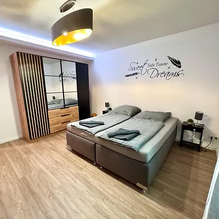 Porschenahe Wohung Апарт-отель