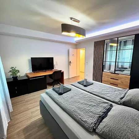 Porschenahe Wohung Apartahotel 4*